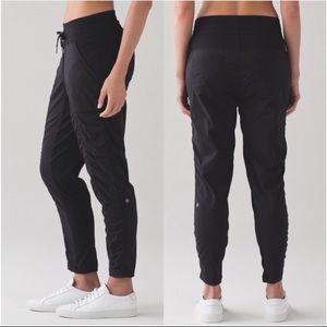 Lululemon Street to studio pant size 4 - black